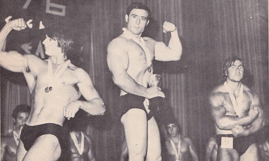 &Alpha;&pi;&epsilon;&beta;ί&omega;&sigma;&epsilon; &omicron; &sigma;&pi;&omicron;&upsilon;&delta;&alpha;ί&omicron;&sigmaf; bodybuilder &Phi;ώ&tau;&eta;&sigmaf; &Tau;ό&mu;&pi;&rho;&alpha;&sigmaf; &alpha;&pi;ό &tau;&eta;&nu; &Alpha;&rho;&gamma;&omicron;&lambda;ί&delta;&alpha;