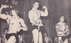 &Alpha;&pi;&epsilon;&beta;ί&omega;&sigma;&epsilon; &omicron; &sigma;&pi;&omicron;&upsilon;&delta;&alpha;ί&omicron;&sigmaf; bodybuilder &Phi;ώ&tau;&eta;&sigmaf; &Tau;ό&mu;&pi;&rho;&alpha;&sigmaf; &alpha;&pi;ό &tau;&eta;&nu; &Alpha;&rho;&gamma;&omicron;&lambda;ί&delta;&alpha;