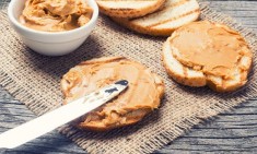 &Omicron;&iota; 7 &pi;&iota;&omicron; &epsilon;&pi;&iota;&kappa;ί&nu;&delta;&upsilon;&nu;&epsilon;&sigmaf; &laquo;&upsilon;&gamma;&iota;&epsilon;&iota;&nu;έ&sigmaf;&raquo; &tau;&rho;&omicron;&phi;έ&sigmaf;