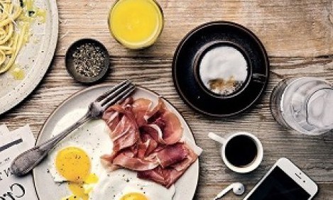 &Pi;έ&nu;&tau;&epsilon; &pi;&rho;&omega;&iota;&nu;ά &gamma;&iota;&alpha; &pi;&rho;&omega;&tau;&alpha;&theta;&lambda;&eta;&tau;έ&sigmaf;, &alpha;&nu;ά&lambda;&omicron;&gamma;&alpha; &mu;&epsilon; &tau;&omicron; ά&theta;&lambda;&eta;&mu;ά &tau;&omicron;&upsilon;&sigmaf;