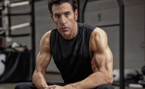 Sacha Baron Cohen: &Alpha;&pi;ί&sigma;&tau;&epsilon;&upsilon;&tau;&eta; &mu;&epsilon;&tau;&alpha;&mu;ό&rho;&phi;&omega;&sigma;&eta; &sigma;&epsilon; &chi;&rho;ό&nu;&omicron; &rho;&epsilon;&kappa;ό&rho;