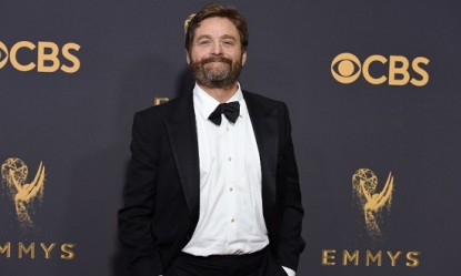 &Omicron; &Zeta;&alpha;&kappa; &Gamma;&alpha;&lambda;&iota;&phi;&iota;&alpha;&nu;ά&kappa;&eta;&sigmaf; έ&kappa;&omicron;&psi;&epsilon; &tau;&omicron; &pi;&omicron;&tau;ό &kappa;&alpha;&iota; έ&mu;&epsilon;&iota;&nu;&epsilon; &mu;&iota;&sigma;ό&sigmaf; (photos)