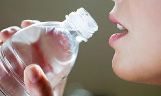 7 ενδείξεις αφυδάτωσης, που ΔΕΝ πρέπει να αγνοήσετε