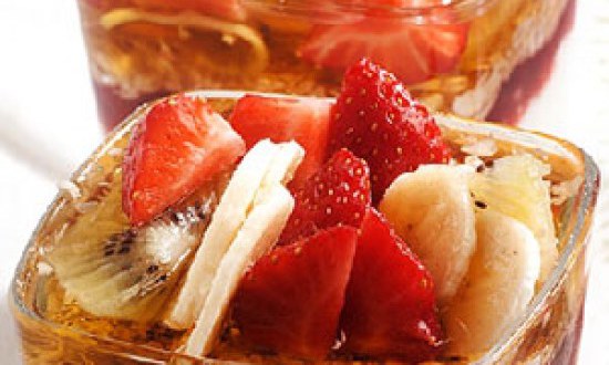 Parfait γιαουρτιού με φρέσκα φρούτα και βρώμη του Δημήτρη Σκαρμούτσου