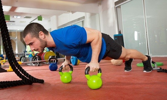 &Gamma;&iota;&alpha;&tau;ί &delta;&epsilon;&nu; &pi;&rho;έ&pi;&epsilon;&iota; &nu;&alpha; &kappa;ά&nu;&epsilon;&iota;&sigmaf; CrossFit &delta;&upsilon;&omicron; &eta;&mu;έ&rho;&epsilon;&sigmaf; &sigma;&tau;&eta; &sigma;&epsilon;&iota;&rho;ά