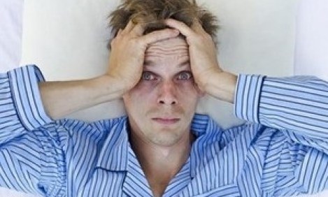 &Eta; έ&lambda;&lambda;&epsilon;&iota;&psi;&eta; ύ&pi;&nu;&omicron;&upsilon; &kappa;ά&nu;&epsilon;&iota;... &kappa;ό&lambda;&pi;&alpha; &sigma;&tau;&eta; &mu;&nu;ή&mu;&eta;