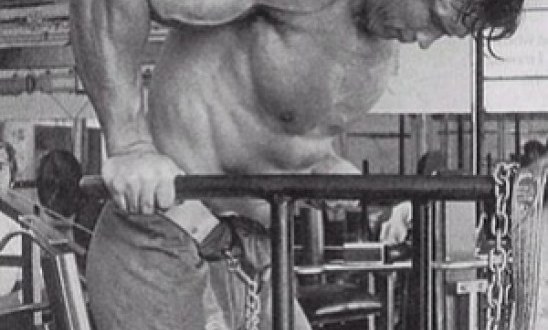 Προπόνηση στήθους από τον Αρνολντ Σβαρτσενένγκερ