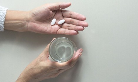 &Tau;&iota; &pi;&rho;έ&pi;&epsilon;&iota; &nu;&alpha; &pi;&rho;&omicron;&sigma;έ&chi;&epsilon;&tau;&epsilon; ό&tau;&alpha;&nu; &pi;&alpha;ί&rho;&nu;&epsilon;&tau;&epsilon; &alpha;&nu;&tau;&iota;&beta;ί&omega;&sigma;&eta;