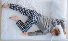 &Mu;&pi;&rho;&omicron;ύ&mu;&upsilon;&tau;&alpha;, &alpha;&nu;ά&sigma;&kappa;&epsilon;&lambda;&alpha; ή &sigma;&tau;&omicron; &pi;&lambda;ά&iota;: &Pi;&omicron;&iota;&alpha; &epsilon;ί&nu;&alpha;&iota; &eta; &kappa;&alpha;&lambda;ύ&tau;&epsilon;&rho;&eta; &sigma;&tau;ά&sigma;&eta; ύ&pi;&nu;&omicron;&upsilon;