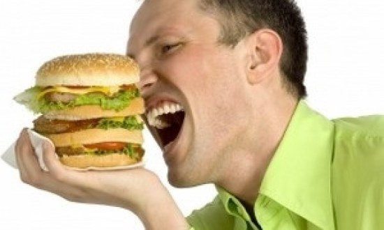 Οι άντρες βλάπτονται περισσότερο από το junk food!