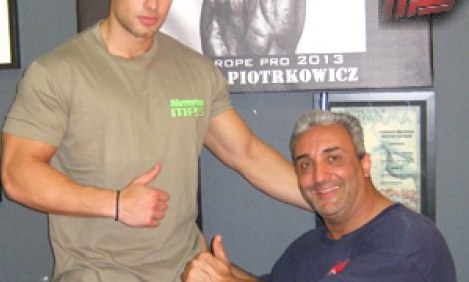 &Sigma;&upsilon;&nu;&epsilon;&rho;&gamma;&alpha;&sigma;ί&alpha; Bill &Kappa;&alpha;&tau;&sigma;&iota;&mu;έ&nu;&eta; &mu;&epsilon; &tau;&eta;&nu; &kappa;&omicron;&rho;&upsilon;&phi;&alpha;ί&alpha; &epsilon;&tau;&alpha;&iota;&rho;&epsilon;ί&alpha; &alpha;&theta;&lambda;&eta;&tau;&iota;&kappa;ή&sigmaf; &delta;&iota;&alpha;&tau;&rho;&omicron;&phi;ή&sigmaf; Nutritec!