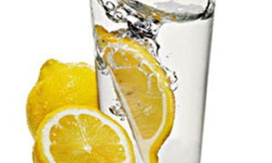 Όσα δεν ξέρατε για το νερό με το λεμόνι