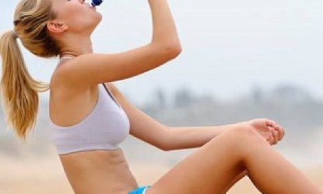 &Pi;ό&tau;&epsilon; &beta;&lambda;ά&pi;&tau;&epsilon;&iota; &tau;&omicron; &pi;&omicron;&lambda;ύ &nu;&epsilon;&rho;ό;