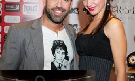 &Lambda;&alpha;&mu;&pi;&epsilon;&rho;ή &eta; &sigma;&upsilon;&nu;έ&nu;&tau;&epsilon;&upsilon;&xi;&eta; &Tau;ύ&pi;&omicron;&upsilon; &tau;&omicron;&upsilon; THE BATTLE 4