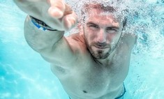 &Mu;ά&theta;&epsilon; &delta;ύ&omicron; HIIT workouts &gamma;&iota;&alpha; &nu;&alpha; &gamma;&upsilon;&mu;&nu;ά&zeta;&epsilon;&sigma;&alpha;&iota; &epsilon;&nu;&tau;&alpha;&tau;&iota;&kappa;ά &epsilon;&nu;ώ &kappa;&omicron;&lambda;&upsilon;&mu;&pi;ά&sigmaf;