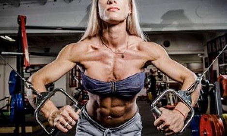 &Eta; 24&chi;&rho;&omicron;&nu;&eta; bodybuilder &pi;&omicron;&upsilon; &sigma;&omicron;&kappa;ά&rho;&epsilon;&iota; &mu;&epsilon; &tau;&eta;&nu; &epsilon;&mu;&phi;ά&nu;&iota;&sigma;ή &tau;&eta;&sigmaf;! (photos)