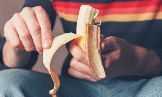 Γιατί πρέπει να τρως μπανάνα πριν κοιμηθείς;