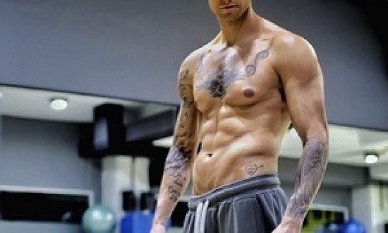 &Alpha;&upsilon;&tau;ό&sigmaf; &epsilon;ί&nu;&alpha;&iota; &omicron; &sigma;έ&xi;&iota; ά&nu;&tau;&rho;&alpha;&sigmaf; &pi;&omicron;&upsilon; &tau;&sigma;&omicron;ύ&gamma;&kappa;&rho;&iota;&sigma;&epsilon; &alpha;&beta;&gamma;ά &mu;&epsilon; &tau;&eta;&nu; Ά&nu;&tau;&zeta;&epsilon;&lambda;&alpha; &Delta;&eta;&mu;&eta;&tau;&rho;ί&omicron;&upsilon; (photos)