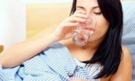 &Gamma;&iota;&alpha;&tau;ί &pi;&rho;έ&pi;&epsilon;&iota; &nu;&alpha; &pi;ί&nu;&epsilon;&tau;&epsilon; &nu;&epsilon;&rho;ό &kappa;ά&theta;&epsilon; &pi;&rho;&omega;ί &mu;&epsilon; ά&delta;&epsilon;&iota;&omicron; &sigma;&tau;&omicron;&mu;ά&chi;&iota;