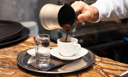 &Gamma;&iota;&alpha;&tau;ί &sigma;&omicron;&upsilon; &kappa;ά&nu;&epsilon;&iota; &kappa;&alpha;&lambda;ό &omicron; &kappa;&alpha;&phi;έ&sigmaf; &pi;&rho;&iota;&nu; &tau;&eta; &gamma;&upsilon;&mu;&nu;&alpha;&sigma;&tau;&iota;&kappa;ή;