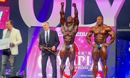 H &alpha;&pi;&omicron;&tau;ί&mu;&eta;&sigma;&eta; &tau;&omicron;&upsilon; Mr. Olympia 2018 &alpha;&pi;ό &tau;&omicron;&nu; &Kappa;ώ&sigma;&tau;&alpha; &Sigma;&tau;&epsilon;&phi;&alpha;&nu;ί&delta;&eta; (video)