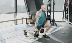 &Tau;&omicron; workout &mu;&epsilon; kettlebells &pi;&omicron;&upsilon; &delta;&iota;&alpha;&rho;&kappa;&epsilon;ί &mu;ό&nu;&omicron; 5 &lambda;&epsilon;&pi;&tau;ά &alpha;&lambda;&lambda;ά &gamma;&upsilon;&mu;&nu;ά&zeta;&epsilon;&iota; &sigma;&tau;&omicron; maximum (vid)