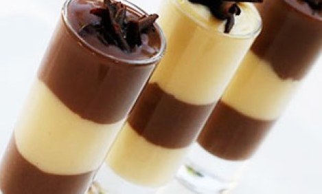 &Mu;&alpha;ύ&rho;&eta; ή &lambda;&epsilon;&upsilon;&kappa;ή &sigma;&omicron;&kappa;&omicron;&lambda;ά&tau;&alpha;? And the winner is&hellip;