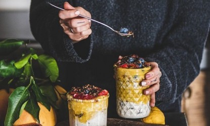 &Pi;&omicron;&iota;&omicron; &phi;&rho;&omicron;ύ&tau;&omicron; &pi;&epsilon;&rho;&iota;έ&chi;&epsilon;&iota; ί&delta;&iota;&alpha; &pi;&omicron;&sigma;ό&tau;&eta;&tau;&alpha; &zeta;ά&chi;&alpha;&rho;&eta;&sigmaf; &mu;&epsilon; &mu;&iota;&alpha; &omicron;&lambda;ό&kappa;&lambda;&eta;&rho;&eta; &sigma;&omicron;&kappa;&omicron;&lambda;ά&tau;&alpha;;