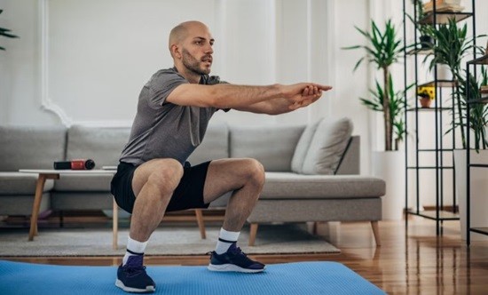 &Tau;&alpha; &epsilon;&kappa;&pi;&lambda;&eta;&kappa;&tau;&iota;&kappa;ά &omicron;&phi;έ&lambda;&eta; &tau;&omega;&nu; squats &sigma;&epsilon; &kappa;ά&theta;&epsilon; &eta;&lambda;&iota;&kappa;ί&alpha; &ndash; &Kappa;&alpha;&iota; &pi;ώ&sigmaf; &nu;&alpha; &tau;&alpha; &epsilon;&kappa;&mu;&epsilon;&tau;&alpha;&lambda;&lambda;&epsilon;&upsilon;&tau;&epsilon;ί&sigmaf; &sigma;&tau;&omicron; έ&pi;&alpha;&kappa;&rho;&omicron;