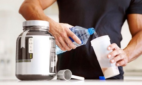 9 τρόποι όπου ένα ρόφημα πρωτεΐνης βοηθά στην απώλεια βάρους