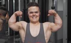 &Omicron;&nbsp;&nu;ά&nu;&omicron;&sigmaf; bodybuilder &pi;&omicron;&upsilon; &xi;&epsilon;&pi;&epsilon;&rho;&nu;ά &kappa;ά&theta;&epsilon; &delta;&upsilon;&sigma;&kappa;&omicron;&lambda;ί&alpha; &kappa;&alpha;&iota; &kappa;&upsilon;&nu;&eta;&gamma;ά &tau;&omicron;&nu; &sigma;&tau;ό&chi;&omicron; &tau;&omicron;&upsilon;!