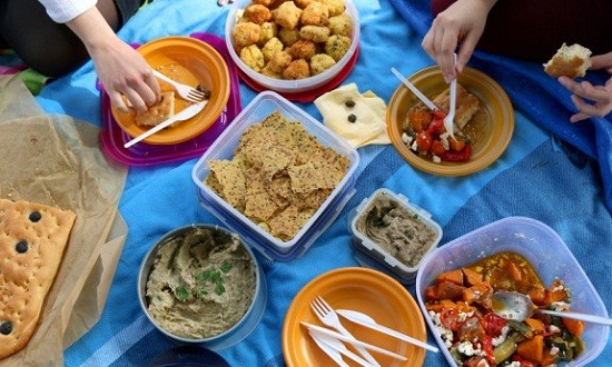 &Kappa;&alpha;&theta;&alpha;&rho;ά &Delta;&epsilon;&upsilon;&tau;έ&rho;&alpha;: &tau;&iota; &nu;&alpha; &phi;ά&mu;&epsilon;, &tau;&iota; &nu;&alpha; &pi;&rho;&omicron;&sigma;έ&xi;&omicron;&upsilon;&mu;&epsilon;