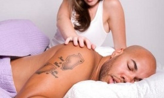 Γιατί οι άνδρες κοιμούνται μετά το σεξ;