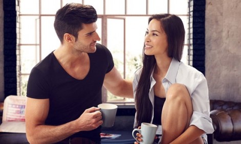 Γιατί οι άνδρες προτιμούν τις γυναίκες με καμπύλες;