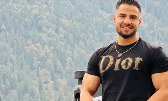 &Alpha;&upsilon;&tau;ό&sigmaf; &epsilon;ί&nu;&alpha;&iota; &omicron; 24&chi;&rho;&omicron;&nu;&omicron;&sigmaf; &Alpha;&phi;&gamma;&alpha;&nu;ό&sigmaf; bodybuilder &pi;&omicron;&upsilon; έ&rho;&iota;&xi;&epsilon; &tau;&omicron; &alpha;&upsilon;&tau;&omicron;&kappa;ί&nu;&eta;&tau;ό &tau;&omicron;&upsilon; &sigma;&epsilon; &pi;&lambda;ή&theta;&omicron;&sigmaf; &kappa;ό&sigma;&mu;&omicron;&upsilon; &sigma;&tau;&omicron; &Mu;ό&nu;&alpha;&chi;&omicron;
