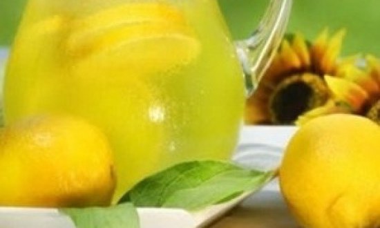 Οι 7 λόγοι για να ξεκινάμε την ημέρα μας με νερό και λεμόνι!