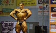 &Omicron; &Theta;&alpha;&nu;ά&sigma;&eta;&sigmaf; &Alpha;&tau;&tau;&iota;&lambda;ά&kappa;&omicron;&sigmaf; Overall &nu;&iota;&kappa;&eta;&tau;ή&sigmaf; &sigma;&tau;&omicron; 29&omicron; &Pi;&alpha;&nu;&epsilon;&lambda;&lambda;ή&nu;&iota;&omicron; &Pi;&rho;&omega;&tau;ά&theta;&lambda;&eta;&mu;&alpha; &tau;&eta;&sigmaf; IFBB-&Epsilon;&Omicron;&Sigma;&Delta;