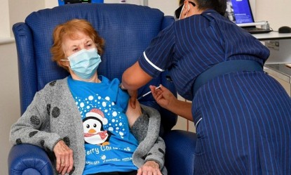 &Iota;&sigma;&tau;&omicron;&rho;&iota;&kappa;ή &sigma;&tau;&iota;&gamma;&mu;ή: &Mu;&iota;&alpha; 90&chi;&rho;&omicron;&nu;&eta; &Beta;&rho;&epsilon;&tau;&alpha;&nu;ή, &omicron; &pi;&rho;ώ&tau;&omicron;&sigmaf; ά&nu;&theta;&rho;&omega;&pi;&omicron;&sigmaf; &sigma;&tau;&omicron;&nu; &kappa;ό&sigma;&mu;&omicron; &pi;&omicron;&upsilon; έ&kappa;&alpha;&nu;&epsilon; &tau;&omicron; &epsilon;&mu;&beta;ό&lambda;&iota;&omicron; &gamma;&iota;&alpha; &tau;&omicron;&nu; &kappa;&omicron;&rho;&omega;&nu;&omicron;ϊό