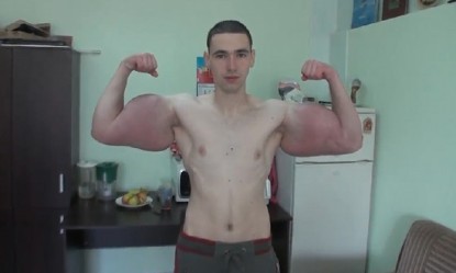 &Omicron; &Rho;ώ&sigma;&omicron;&sigmaf; &laquo;&pi;&omicron;&pi;ά&iota;&raquo; &pi;&omicron;&upsilon; &phi;&omicron;ύ&sigma;&kappa;&omega;&sigma;&epsilon; &mu;&epsilon; &pi;&alpha;&upsilon;&sigma;ί&pi;&omicron;&nu;&alpha; &kappa;&alpha;&iota; &alpha;&lambda;&kappa;&omicron;ό&lambda;!