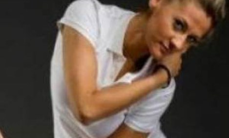 &Epsilon;&iota;&rho;ή&nu;&eta; &Alpha;ϊ&nu;&delta;&iota;&lambda;ή (&Omicron;&lambda;&upsilon;&mu;&pi;&iota;&omicron;&nu;ί&kappa;&eta;&sigmaf; &rho;&upsilon;&theta;&mu;&iota;&kappa;ή&sigmaf; &gamma;&upsilon;&mu;&nu;&alpha;&sigma;&tau;&iota;&kappa;ή&sigmaf;): &laquo;Ή&mu;&omicron;&upsilon;&nu; &beta;&omicron;&upsilon;&lambda;&iota;&mu;&iota;&kappa;ή, &alpha;&nu; &delta;&epsilon;&nu; &sigma;&tau;&alpha;&mu;ά&tau;&alpha;&gamma;&alpha; &epsilon;ί&chi;&alpha; 3 &mu;ή&nu;&epsilon;&sigmaf; &zeta;&omega;ή&sigmaf;&raquo;