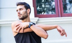 &Gamma;&iota;&alpha;&tau;ί &pi;&iota;ά&nu;&omicron;&nu;&tau;&alpha;&iota; &omicron;&iota; &mu;ύ&epsilon;&sigmaf;;