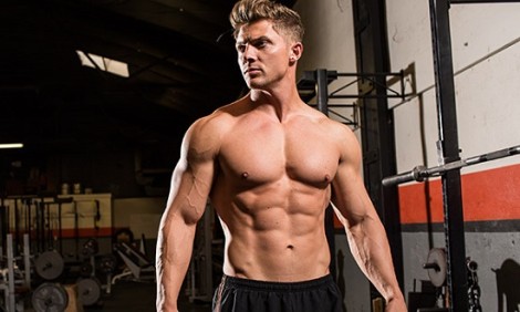 Το λάθος που κάνεις στην προπόνηση των κοιλιακών σου!