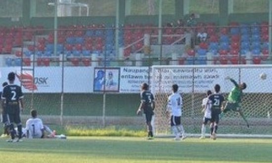 &Sigma;&Omicron;&Kappa;: &Pi;&omicron;&delta;&omicron;&sigma;&phi;&alpha;&iota;&rho;&iota;&sigma;&tau;ή&sigmaf; &sigma;&kappa;&omicron;&tau;ώ&theta;&eta;&kappa;&epsilon; &pi;&alpha;&nu;&eta;&gamma;&upsilon;&rho;ί&zeta;&omicron;&nu;&tau;&alpha;&sigmaf; &tau;&omicron; &gamma;&kappa;&omicron;&lambda;! (VIDEO)