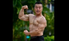 &Tau;o &mu;&upsilon;&sigma;&tau;&iota;&kappa;ό &tau;&omicron;&upsilon; &gamma;&eta;&rho;&alpha;&iota;ό&tau;&epsilon;&rho;&omicron;&upsilon; bodybuilder &tau;&omicron;&upsilon; &pi;&lambda;&alpha;&nu;ή&tau;&eta;