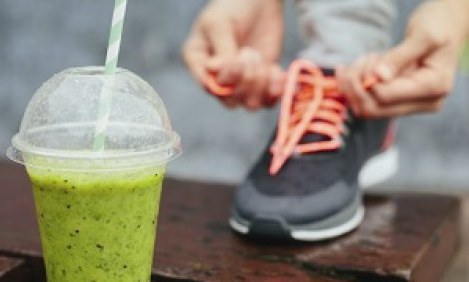 &Tau;&rho;ί&alpha; &tau;&omicron;&nu;&omega;&tau;&iota;&kappa;ά smoothies &gamma;&iota;&alpha; &pi;&rho;&iota;&nu; &kappa;&alpha;&iota; &mu;&epsilon;&tau;ά &tau;&eta;&nu; &pi;&rho;&omicron;&pi;ό&nu;&eta;&sigma;&eta;