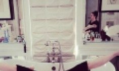 &Pi;&omicron;&iota;&alpha; &tau;&rho;&alpha;&gamma;&omicron;&upsilon;&delta;ί&sigma;&tau;&rho;&iota;&alpha; &alpha;&pi;&alpha;&theta;&alpha;&nu;&alpha;&tau;ί&sigma;&tau;&eta;&kappa;&epsilon; &sigma;' &alpha;&upsilon;&tau;ή &tau;&eta; &sigma;&tau;ά&sigma;&eta;;