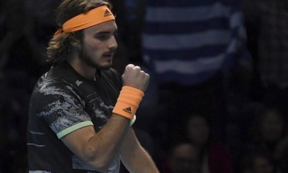 &Sigma;&tau;&eta;&nu; &kappa;&omicron;&rho;&upsilon;&phi;ή &omicron; &Tau;&sigma;&iota;&tau;&sigma;&iota;&pi;ά&sigmaf;: &Kappa;έ&rho;&delta;&iota;&sigma;&epsilon; &tau;&omicron;&nu; &Tau;&iota;&mu; &sigma;&tau;&omicron;&nu; &tau;&epsilon;&lambda;&iota;&kappa;ό &tau;&omicron;&upsilon; ATP Finals!