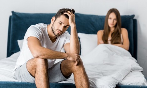 &Tau;&iota; &sigma;&upsilon;&mu;&beta;&alpha;ί&nu;&epsilon;&iota; &sigma;&tau;&omicron;&upsilon;&sigmaf; ά&nu;&tau;&rho;&epsilon;&sigmaf; &mu;&epsilon;&tau;ά &tau;&alpha; 30