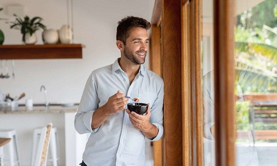 &Omicron; &alpha;&pi;&rho;ό&sigma;&mu;&epsilon;&nu;&omicron;&sigmaf; &gamma;&epsilon;&upsilon;&sigma;&tau;&iota;&kappa;ό&sigmaf; &sigma;ύ&mu;&mu;&alpha;&chi;&omicron;&sigmaf; &tau;&eta;&sigmaf; &kappa;&alpha;&rho;&alpha;&nu;&tau;ί&nu;&alpha;&sigmaf;