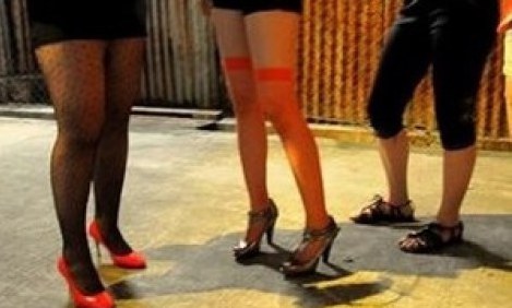 &Gamma;&nu;&omega;&sigma;&tau;ή &pi;&alpha;&rho;&omicron;&upsilon;&sigma;&iota;ά&sigma;&tau;&rho;&iota;&alpha; έ&kappa;&alpha;&nu;&epsilon; &pi;&iota;ά&tau;&sigma;&alpha; &sigma;&tau;&eta; &Sigma;&upsilon;&gamma;&gamma;&rho;&omicron;ύ! (&Phi;&Omega;&Tau;&Omicron;)